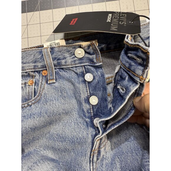Levis Premium Wedgie Fit High-Rise Tapered Leg Jeans For Women Size 24 Light Was - Picture 13 of 13